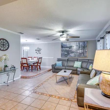 Canal-Front Home With Dock And Lanai In Cape Coral!